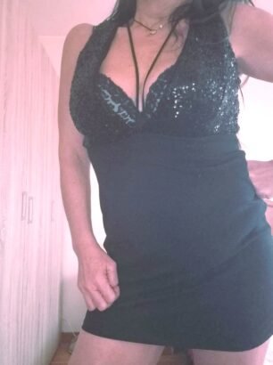 Sara, española, pura pasión y erotismo.