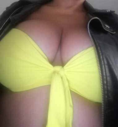 Estrella, una mujer madura, elegante y llena de personalidad