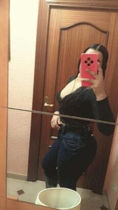 MIA – CHICA CON UN PUNTO TRAVIESO EN ANDÚJAR